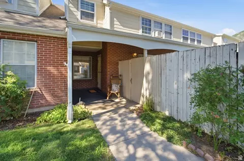 Exterior - 266 W Meadow Ln, Centerville, UT 84014 photo 1 of 4