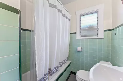 Bath - 2869 S Brinker Ave E, Ogden, UT 84403 photo 1 of 3