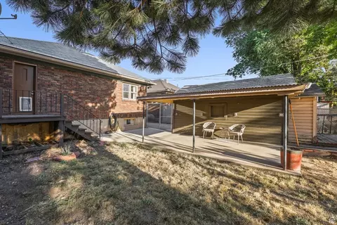 Exterior - 2869 S Brinker Ave E, Ogden, UT 84403 photo 2 of 9