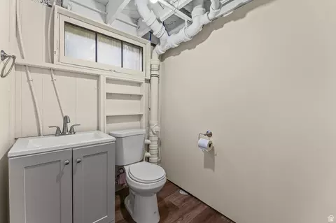 Bath - 2869 S Brinker Ave E, Ogden, UT 84403 photo 3 of 3