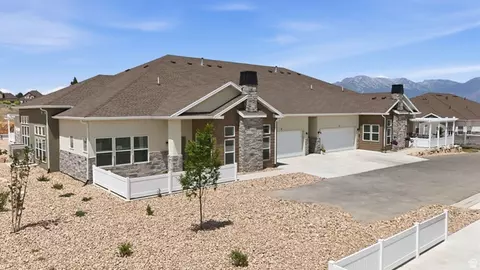 1489 N Saratoga View Ln #B, Saratoga Springs, UT 84045