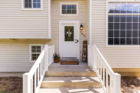 Exterior - 7674 N Red Kite Way, Eagle Mountain, UT 84005 photo 2 of 5
