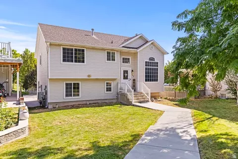 Exterior - 7674 N Red Kite Way, Eagle Mountain, UT 84005 photo 1 of 5