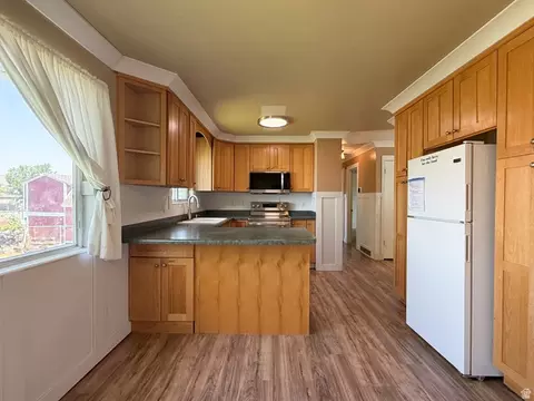 Kitchen - 235 E 800 S, Layton, UT 84041 photo 2 of 5