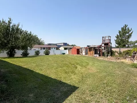 Exterior - 235 E 800 S, Layton, UT 84041 photo 6 of 7