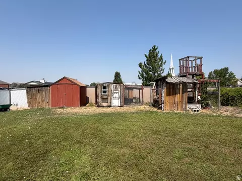 Exterior - 235 E 800 S, Layton, UT 84041 photo 3 of 7