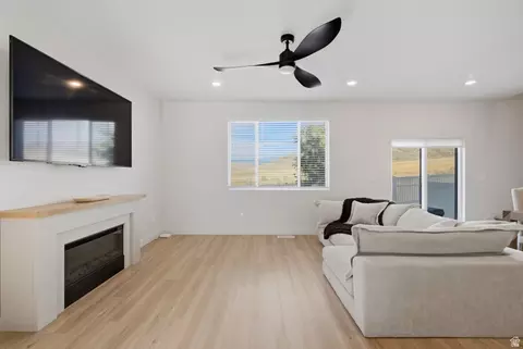 2143 N Chianti St, Saratoga Springs, UT 84045