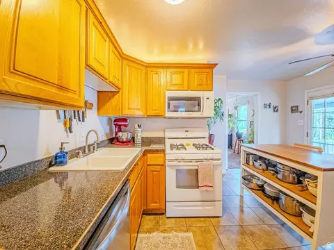 Kitchen - 47 S 200 E, Helper, UT 84526 photo 5 of 8