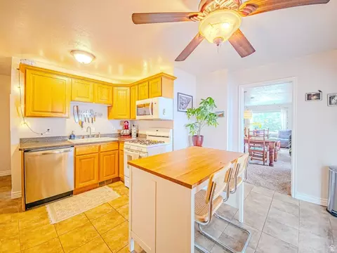 Kitchen - 47 S 200 E, Helper, UT 84526 photo 2 of 8