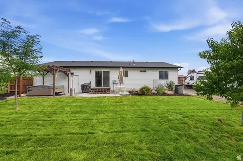 Exterior - 1395 W 12290 S, Riverton, UT 84065 photo 8 of 8
