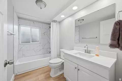 Bath - 1395 W 12290 S, Riverton, UT 84065 photo 2 of 2