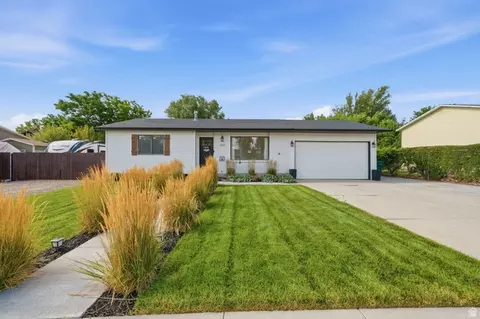 Exterior - 1395 W 12290 S, Riverton, UT 84065 photo 2 of 8