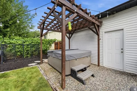 Exterior - 1395 W 12290 S, Riverton, UT 84065 photo 6 of 8