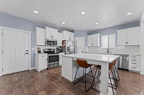 Kitchen - 3637 E Flint Creek Ln N, Eagle Mountain, UT 84005 photo 1 of 4