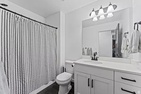 Bath - 3637 E Flint Creek Ln N, Eagle Mountain, UT 84005 photo 3 of 3