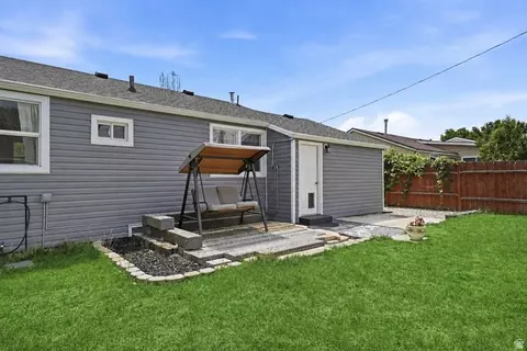 Exterior - 173 N Talbot Dr, Layton, UT 84041 photo 2 of 5