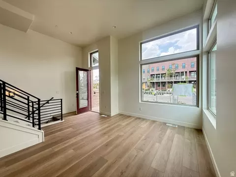 5351 W Center Field Dr S #124, South Jordan, UT 84009