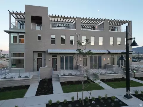 5351 W Center Field Dr S #124, South Jordan, UT 84009