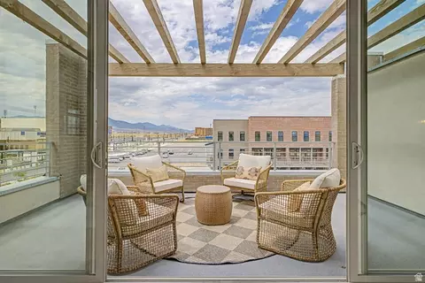 5353 W Center Field Dr S #125, South Jordan, UT 84009
