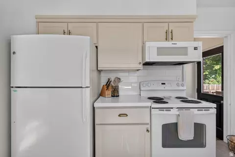 Kitchen - 425 N Main St, Orem, UT 84057 photo 4 of 5