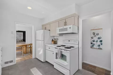 Kitchen - 425 N Main St, Orem, UT 84057 photo 2 of 5