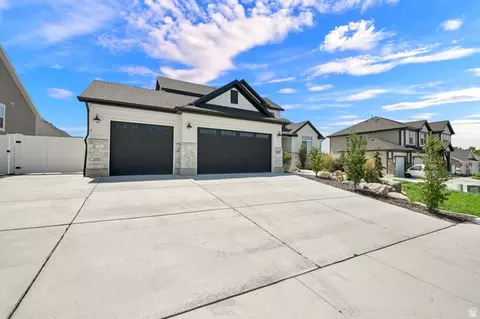 Exterior - 1568 E Cherry Ln, Layton, UT 84040 photo 4 of 10