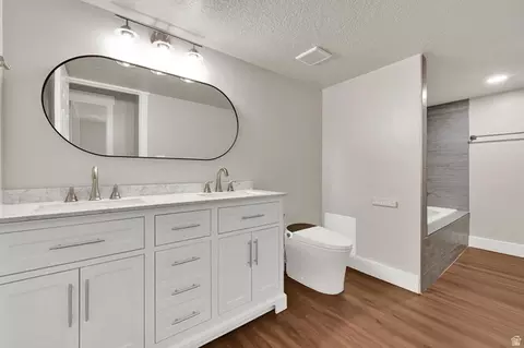 Bath - 1568 E Cherry Ln, Layton, UT 84040 photo 5 of 5