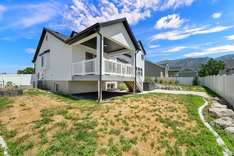 Exterior - 1568 E Cherry Ln, Layton, UT 84040 photo 8 of 10