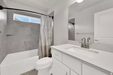 Bath - 1568 E Cherry Ln, Layton, UT 84040 photo 4 of 5