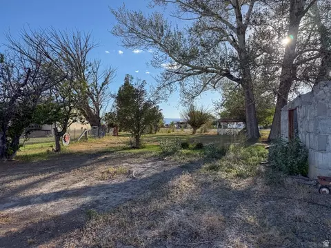 Exterior - 215 S 200 E, Elmo, UT 84521 photo 2 of 4