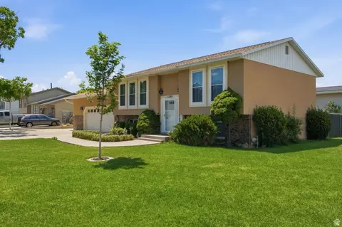 Exterior - 1245 N 200 W, Orem, UT 84057 photo 3 of 9