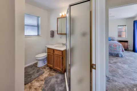 Bath - 890 E Oak St, Moab, UT 84532 photo 1 of 2
