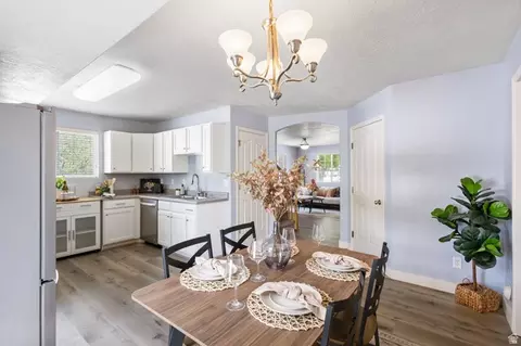 Dining - 435 E Park Oak Pl, Murray, UT 84107 photo 1 of 2