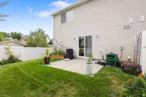 Exterior - 435 E Park Oak Pl, Murray, UT 84107 photo 2 of 5