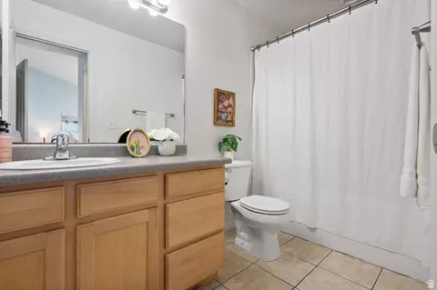 Bath - 435 E Park Oak Pl, Murray, UT 84107 photo 1 of 3