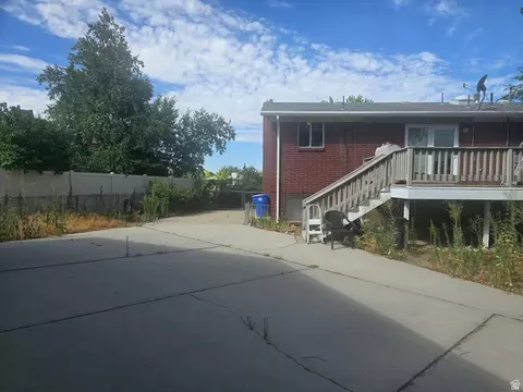Exterior - 247 E Nicoletti Dr, Midvale, UT 84047 photo 5 of 8