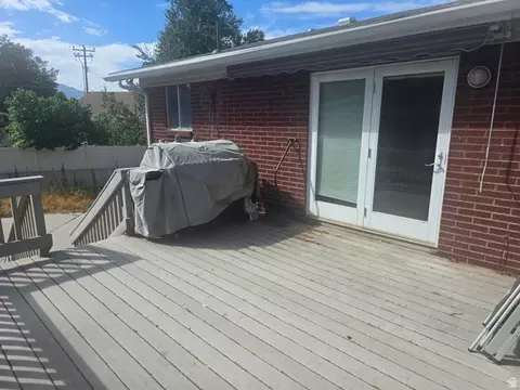 Exterior - 247 E Nicoletti Dr, Midvale, UT 84047 photo 2 of 8