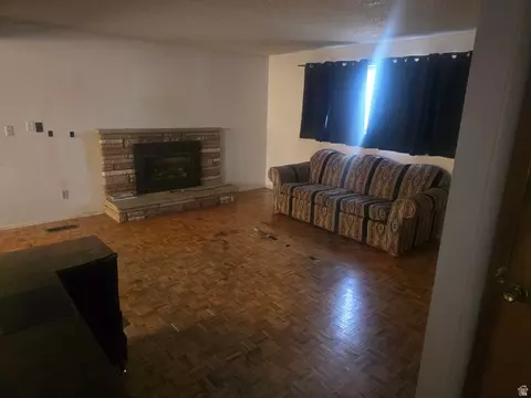 Living - 247 E Nicoletti Dr, Midvale, UT 84047 photo 3 of 4