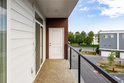 Exterior - 668 S 400 E, Clearfield, UT 84015 photo 1 of 5