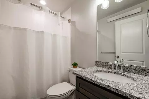 Bath - 668 S 400 E, Clearfield, UT 84015 photo 4 of 4