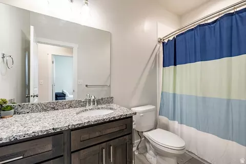 Bath - 668 S 400 E, Clearfield, UT 84015 photo 3 of 4