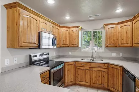 Kitchen - 30 S 475 E, Enterprise, UT 84725 photo 2 of 5