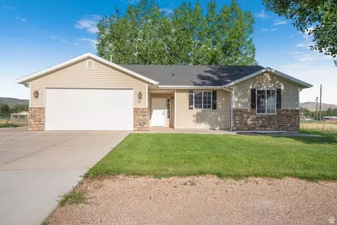 Exterior - 30 S 475 E, Enterprise, UT 84725 photo 2 of 7