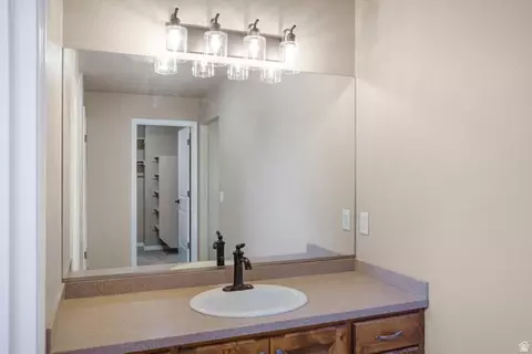 Bath - 30 S 475 E, Enterprise, UT 84725 photo 2 of 4