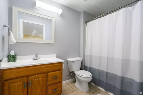 Bath - 8757 N Jefferson Dr, Eagle Mountain, UT 84005 photo 4 of 4