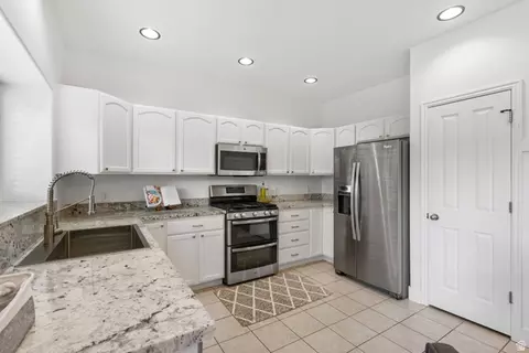 Kitchen - 8757 N Jefferson Dr, Eagle Mountain, UT 84005 photo 2 of 2