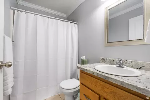 Bath - 8757 N Jefferson Dr, Eagle Mountain, UT 84005 photo 3 of 4