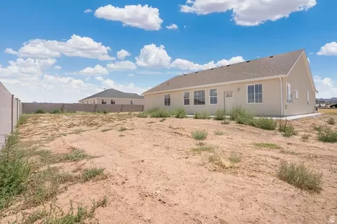Exterior - 791 E 200 S, Enterprise, UT 84725 photo 4 of 6