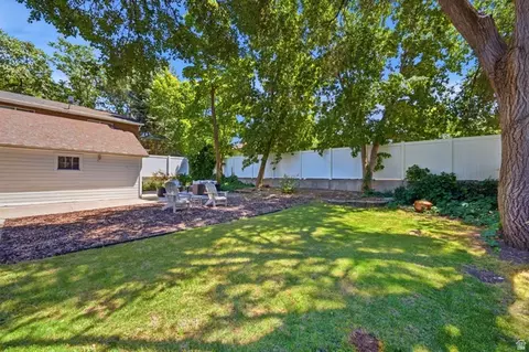 Exterior - 134 E 100 S, Bountiful, UT 84010 photo 5 of 13