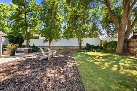 Exterior - 134 E 100 S, Bountiful, UT 84010 photo 4 of 13